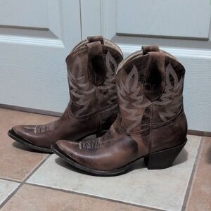 Idyllwind Distressed Brown Western Boots